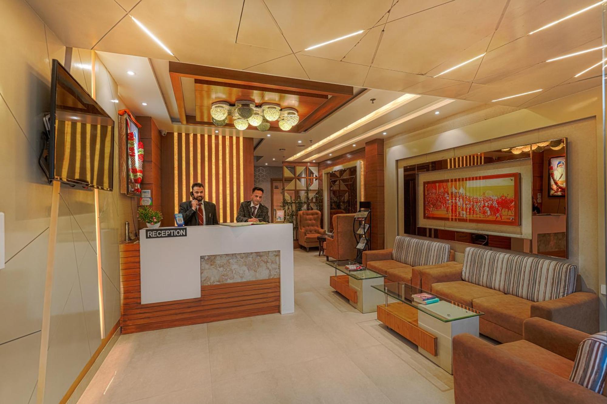 Csjs Inn Hotel Amritsar Exterior foto